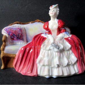 Royal Doulton Figurine Belle O' The Ball HN1997  stands 6" tall  Mint Condition